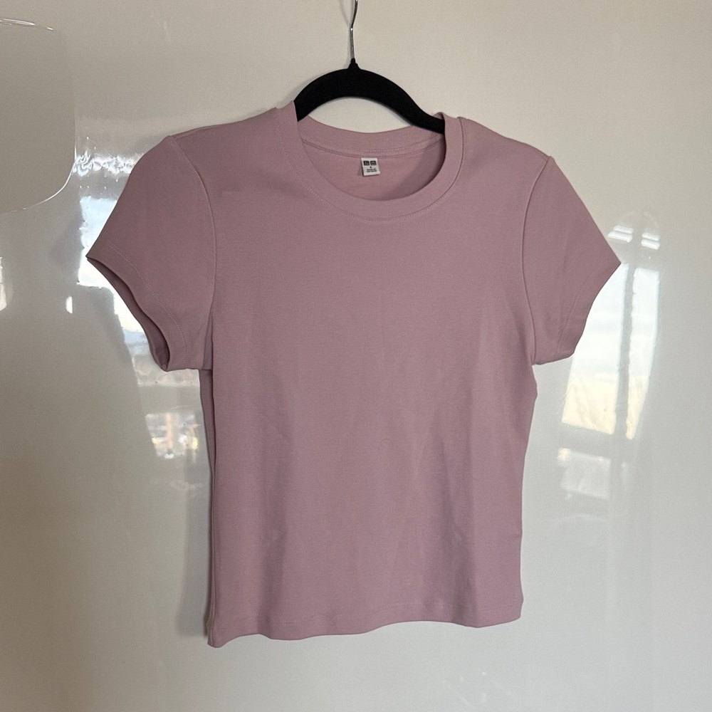Uniqlo Women's Mauve Short Sleeve Tee